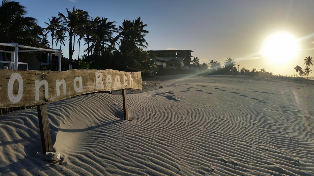 Hotel Pousada Onna Beach กุมบูกุ ภายนอก รูปภาพ